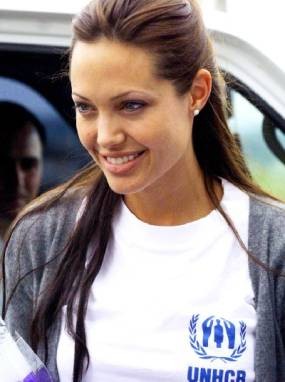 Angelina Jolie Minta Pengungsi Burma Dibebaskan