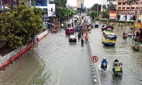 Jalur KA Masih Lumpuh, Ditargetkan Pulih Pk 18.00