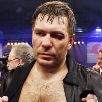 Chagaev Menang dalam Laga Headbutt