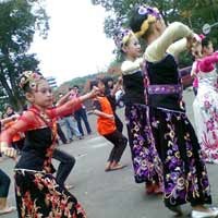 Goyang Bujur yang Bikin Risih Gubernur