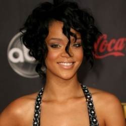 Absen di Grammy, Akankah Rihanna ke Jakarta?