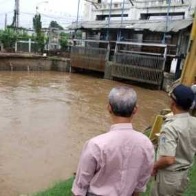 Pintu Air Manggarai Siaga III
