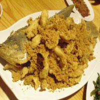 Kres.. kres.. Kriuk Gurami Kremes Plus Sambal Dadak