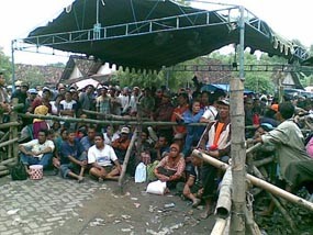 Banjir Pasien, Keluarga Dukun Cilik Sakti Pasrah Bila Pengobatan Distop
