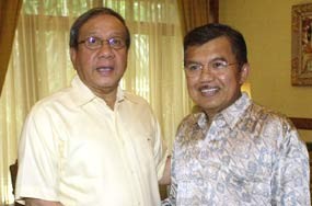 Agung Enggan Komentari Serangan Balik JK ke Akbar