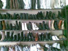 PNS Wajib Pakai Sepatu Lokal