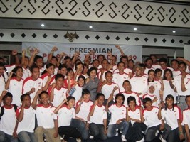 Rita Subowo Resmikan Pelatnas SEA Games 2009