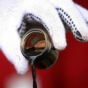 Fenomena Unik Harga Minyak Mentah