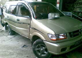 Panther Tabrak Pick Up dan 3 Sepeda Motor, 1 Tewas