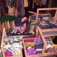 Dari Batik Sampai Radio Kuno Tumplek di Ciwalk