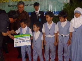 1.000 Siswa SD Dapat Beasiswa Pegadaian