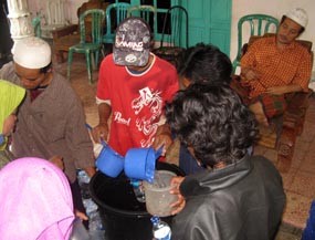 Sebagian Pasien Ponari Beralih Berobat ke Dewi