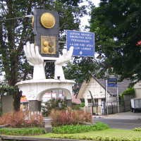 Tugu Adipura Yang Tidak Terawat