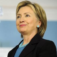Tiba di MCK++, Hillary Disambut Tepuk Tangan Warga
