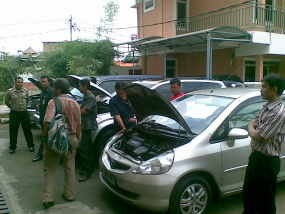 Lelang Mobil Koruptor Sepi Peminat