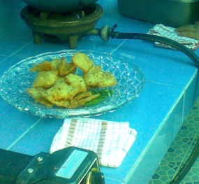 Pisang dan Tempe Goreng untuk Hillary