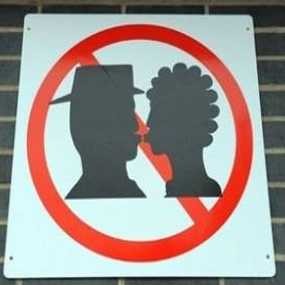 Awas! Perhatikan Rambu Lalin kalau Mau Berciuman