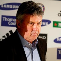 Hiddink di Chelsea Tetap Sampai Mei