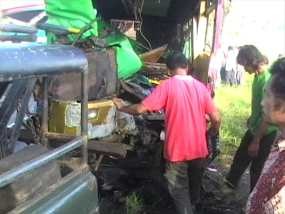 Minibus Rombongan Pengantin Tabrak Pohon, 2 Tewas
