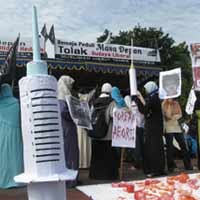 Kecam Hedonisme Remaja, Ratusan Muslimah HTI Turun ke Jalan