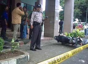Polisi Angkut Berbagai Barang Bukti