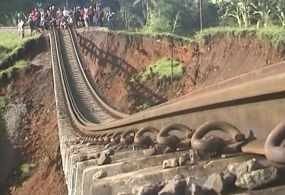 Perbaikan Jalur Selatan KA yang Longsor Masih Berlangsung