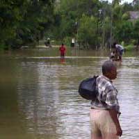 Wagub Jatim Minta Korban Banjir Bojonegoro Mengungsi