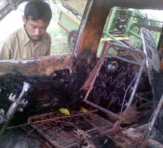 Geng Motor Bakar Mobil
