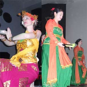 Malam Amal di Praha untuk Pendidikan Anak-anak Lombok