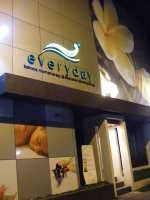 Lepas Stres dengan Pijatan Bali 