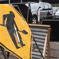 Proyek Jalan dan Tanggul, RE Martadinata Macet