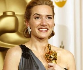 Kate Winslet Simpan Piala Oscar di Toilet