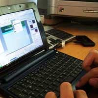 Microsoft Diduga Monopoli Pasar Komputer RI