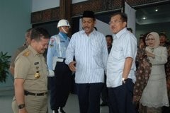 Kisah Abdul Hadi Djamal Cium Tangan JK