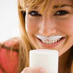 Ayo Minum Susu dan Cegah Kepikunan!