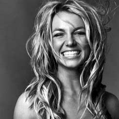 Tiket Konser Tur Britney Spears Nggak Laku?