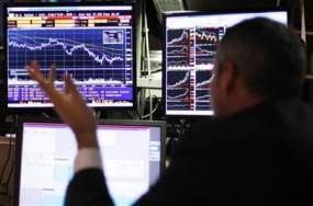 Dow Jones Jatuh di Bawah 7.000, Terburuk Sejak 1997