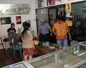 Toko Emas Dibobol Maling, 2 Kilogram Perhiasan Amblas