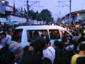  2 Korban Penumpang Grand Livina Kritis