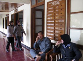 Imbauan Jilbab Bagi Polwan Jangan Jadi Ajang Diskriminasi