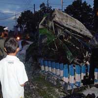 Pintu Perlintasan Tidak Ditutup Karena Otomatisnya Rusak