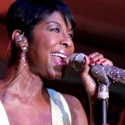 Natalie Cole Hangatkan Jakarta Dengan Lagu Cinta