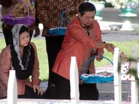 Usai Ziarah, SBY Nostalgia di Kampung Halaman