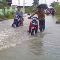 Banjir Surut, Pemkot Kirim Bantuan ke Pakal