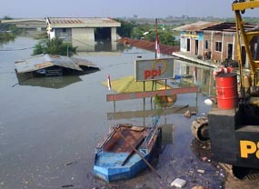 Tanggul Lapindo Jebol, PT PPI Ditenggelamkan Air Lumpur