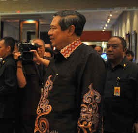 SBY Minta Anak-anak Pembawa Bendera PD Ditertibkan