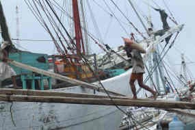 Ratusan Kuli Panggul Sunda Kelapa Tak Tahu Pemilu 2009