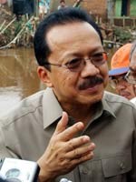 Fauzi Bowo Minta Kampanye Damai Terlaksana