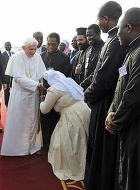 Paus Kecam Pemakaian Kondom