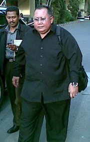 Sidang Mantan Bupati Situbondo Diwarnai Demo Wartawan